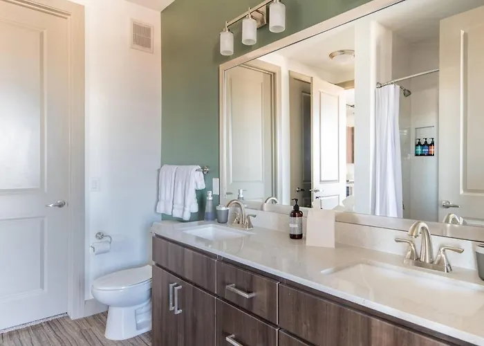 Modern Town Waterfront Cozysuites In Paradise Tempe