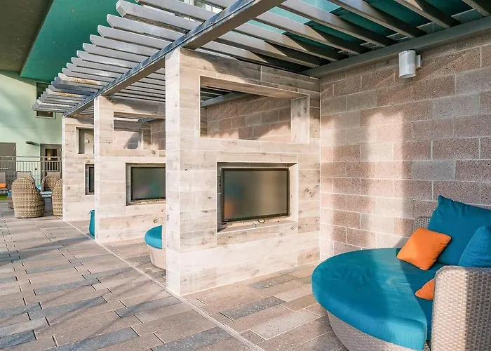 Modern Town Waterfront Cozysuites In Paradise *